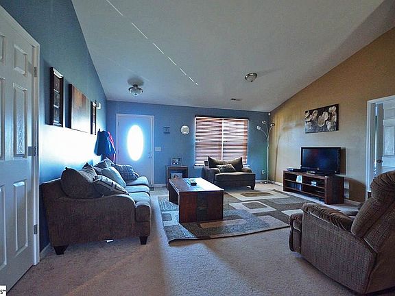 5th image of 116 Goldfinch Ct