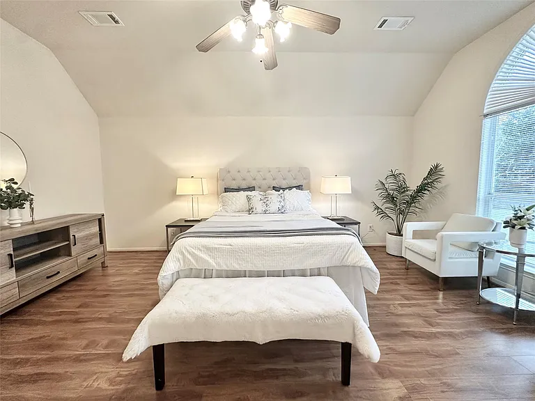 4903 Falls Cir — Photo 10