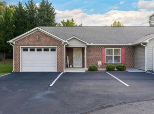 501 Pinefield Pl, Thomasville, NC 27360