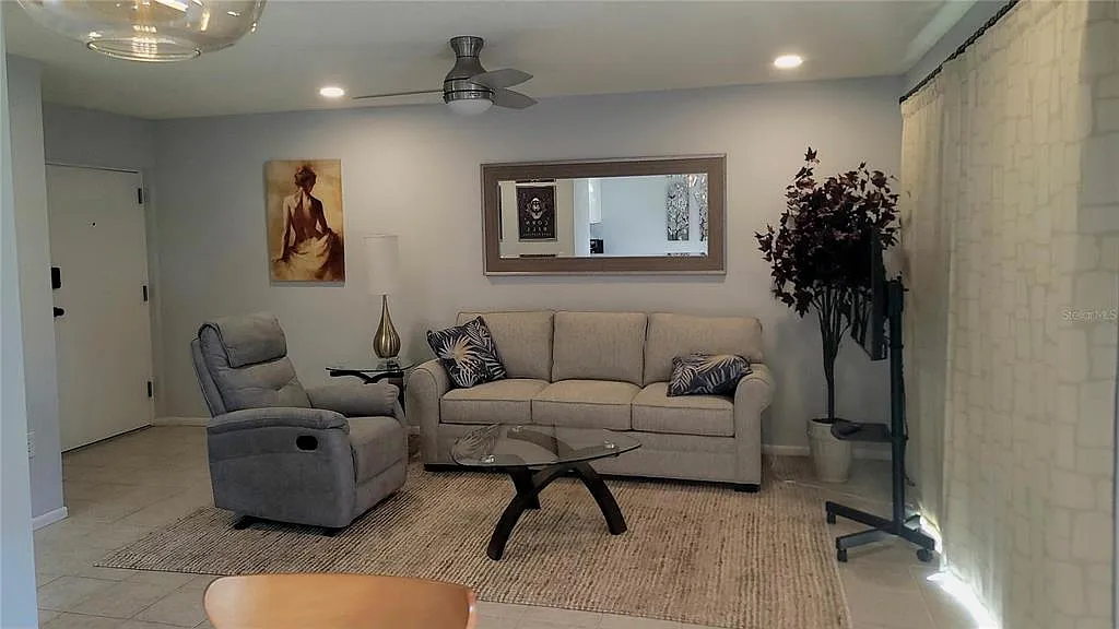 1 bed, 1.0 bath, 590 sqft, $2,300 — Photo 4