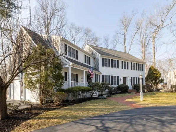 329 Webster St, Hanover, MA 02339