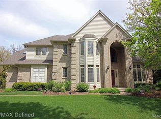 487 Trillium Dr, Troy, MI