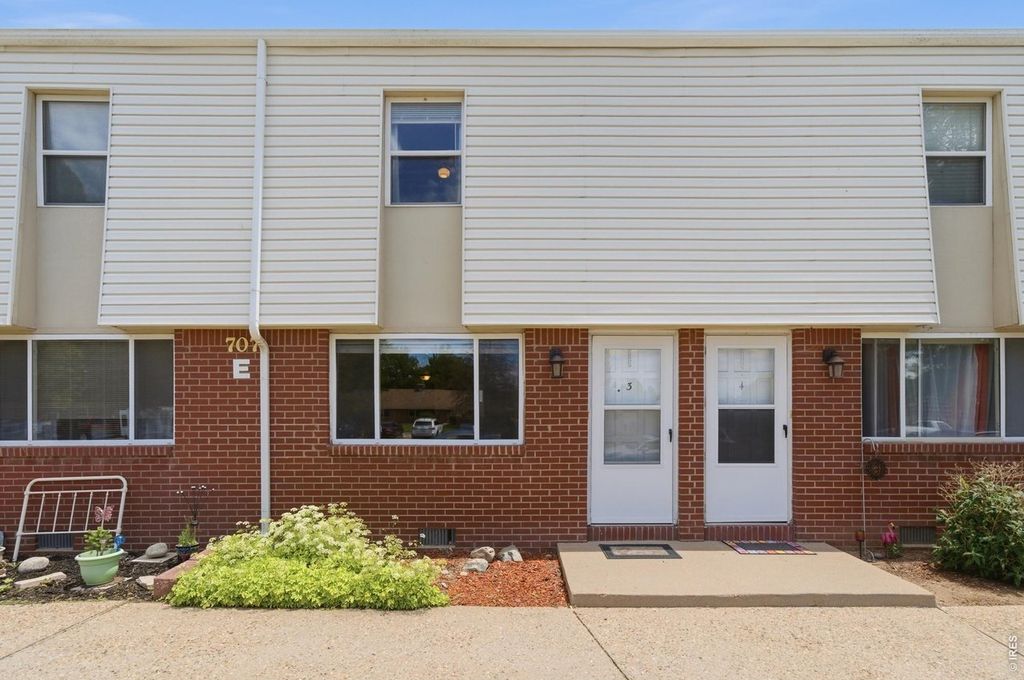707 E 3rd St #E-3