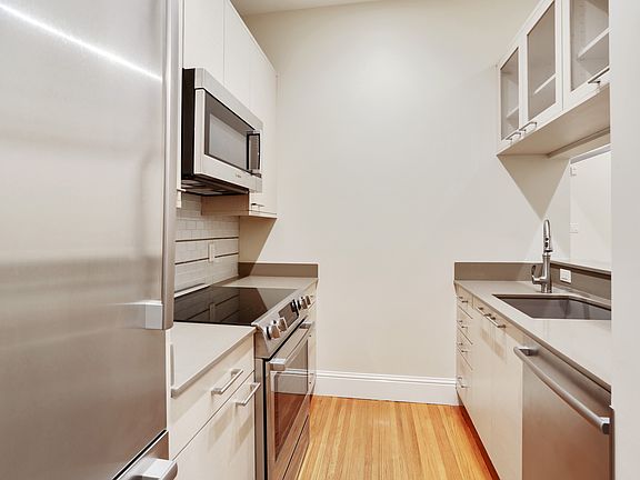 5th image of 528 Bienville St APT 4C