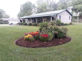 504 E Murray St, Sesser, IL 62884