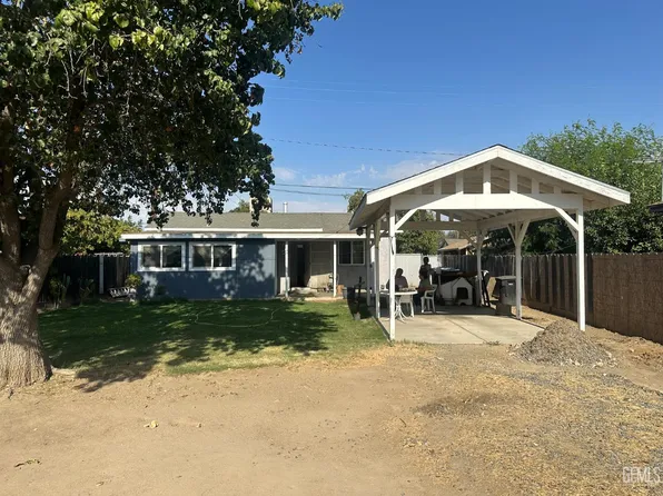 726 Dover St, Delano, CA 93215