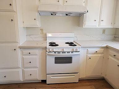 5th image of 623 N Monterey St #Aead2292b