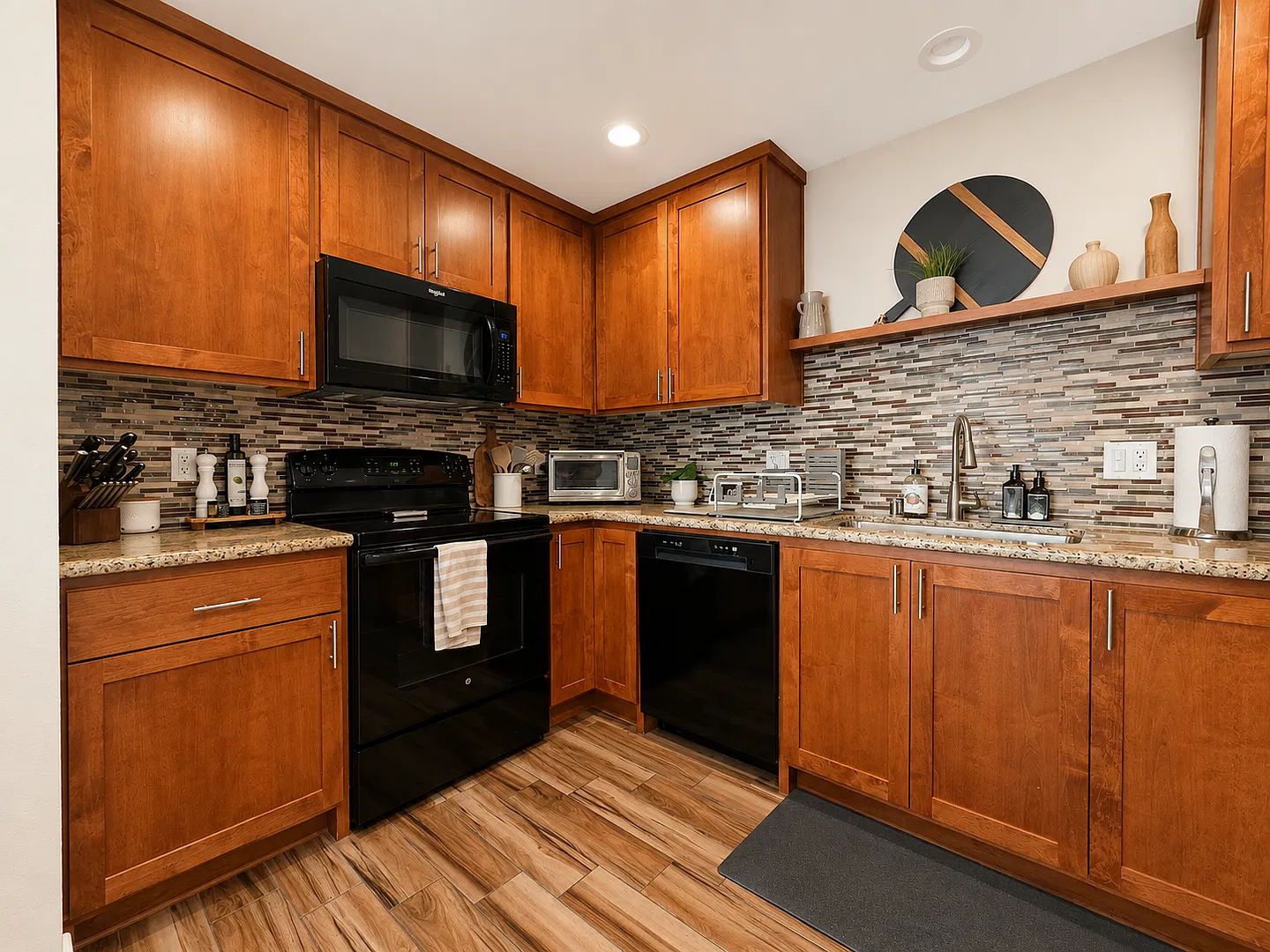 1510 Summit Ave Duplex — Photo 4