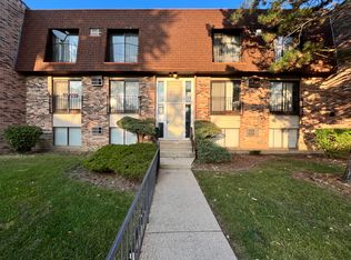 172 Waters Edge Dr #301, Glendale Heights, IL 60139