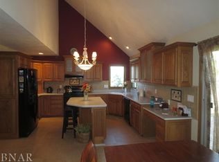 13747 Whitetail Ct, Bloomington, IL 61705