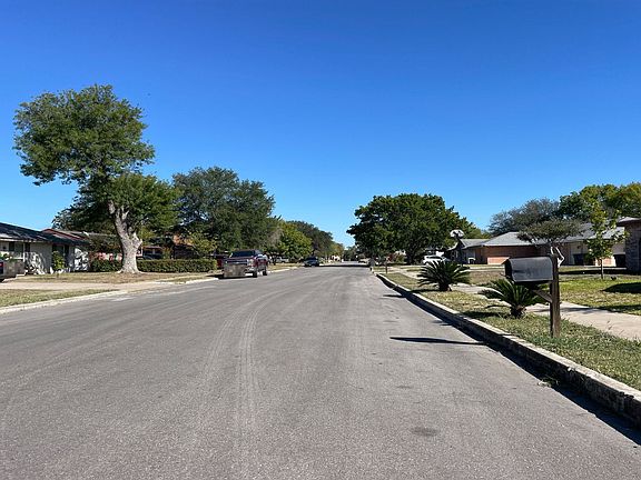 5th image of 238 Meadow Path Dr