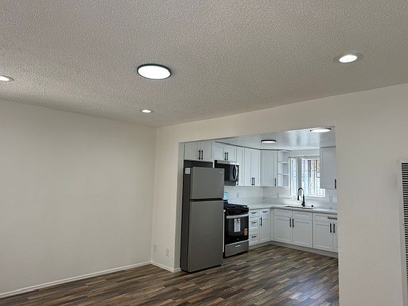 4th image of 448 W 87th St Unit 2