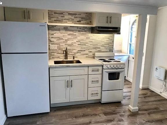 3rd image of 1730 Jones St #1730D