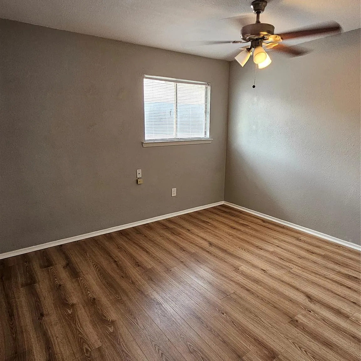 2 bed, 1.5 bath, 922 sqft, $1,495 — Photo 4