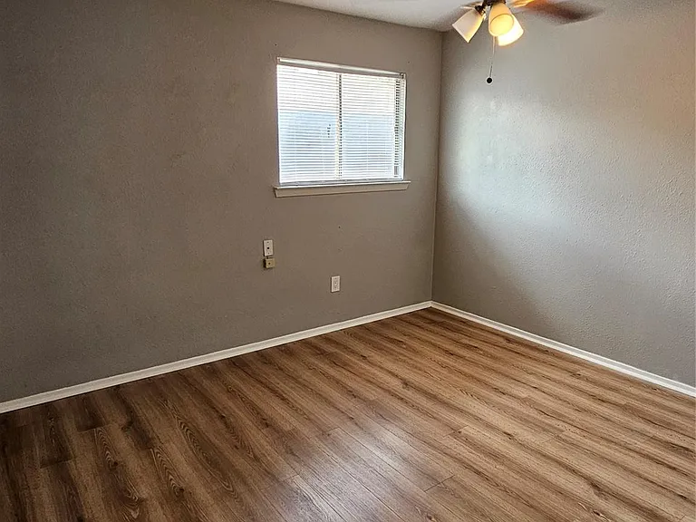 1320 Southport Dr #B — Photo 4