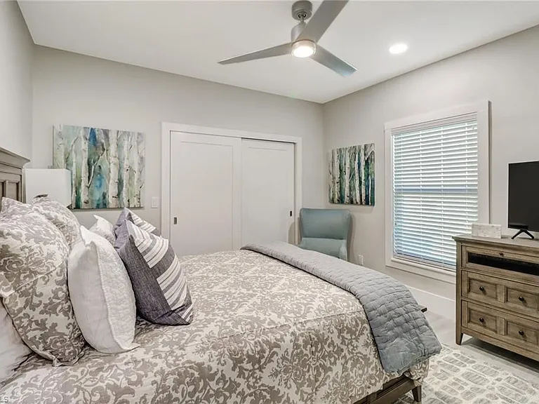 28070 Winthrop Cir — Photo 17