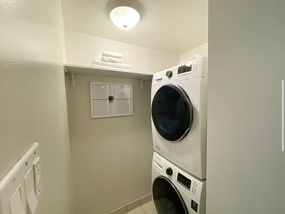 4th image of 158 Haro St #12