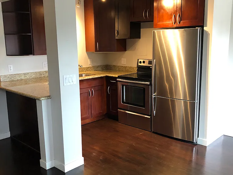 2635 Franklin Ave E #B — Photo 3