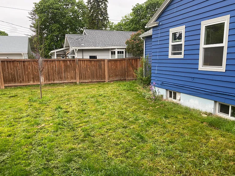 333 N Ave E — Photo 16