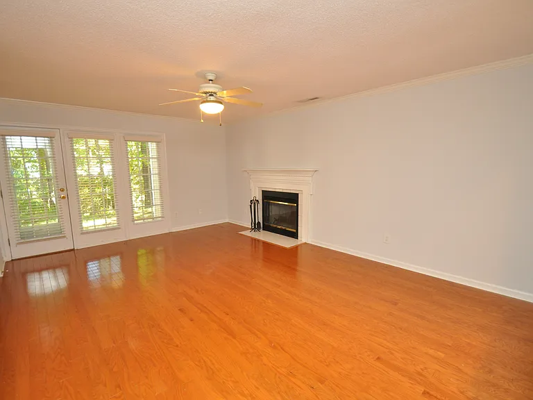 240 Beechtree Dr — Photo 12