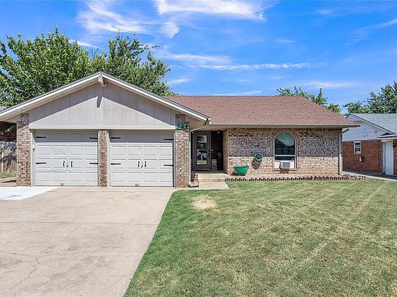 3rd image of 304 N English Dr