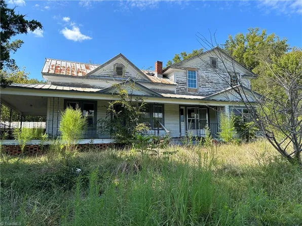 1084 Foust Rd, Siler City, NC 27344