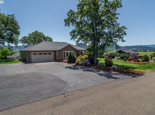 205 Callahan View Way, Roseburg, OR 97471