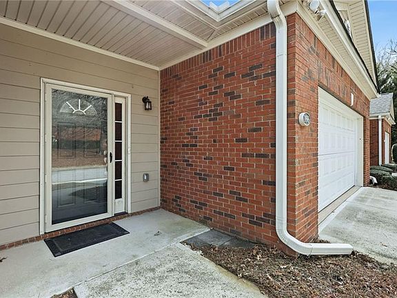 5th image of 166 Senior Cir