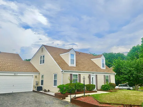 2446 Hyannis Ln, Crofton, MD 21114