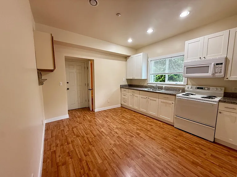 4429 Rainier Ave S — Photo 21