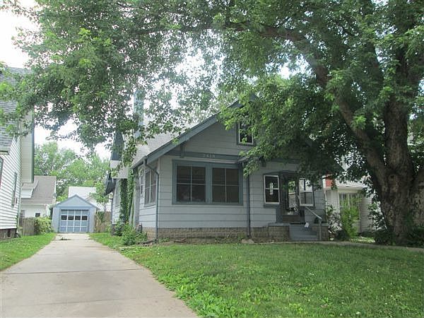 2419 Mary St