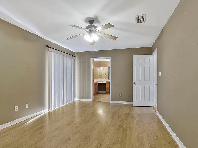 9 Forest Breeze Ct — Photo 14