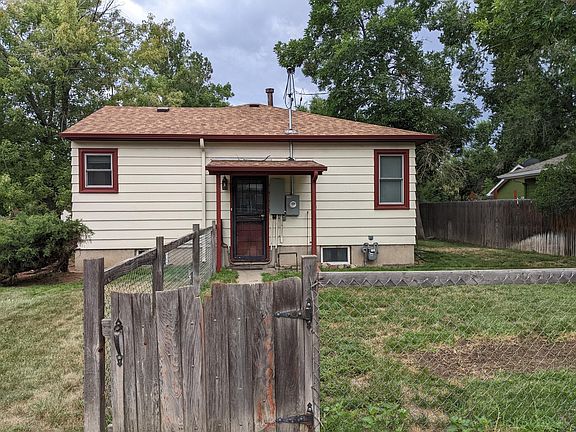 Unit B has its own entrance.