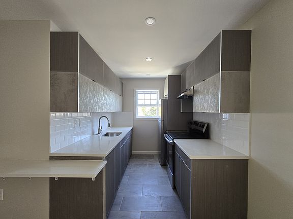 3rd image of 356 S 6th St #22B