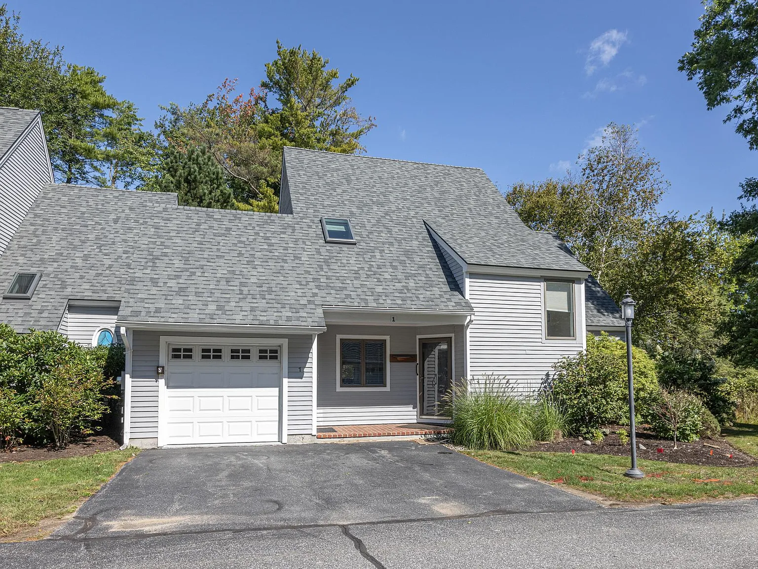 3 bed, 2.5 bath, 1799 sqft, $2,700 — Photo 1
