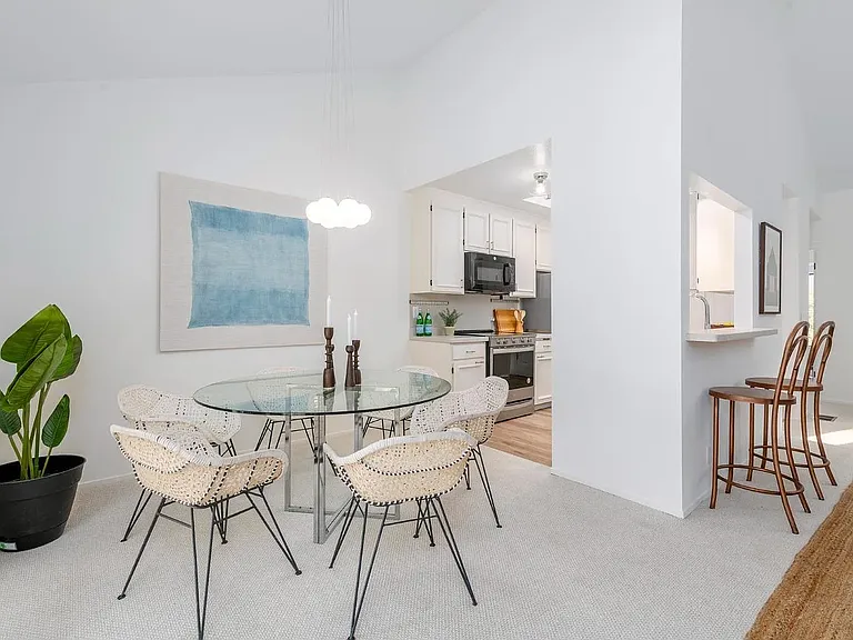 968 Arlene Way — Photo 11