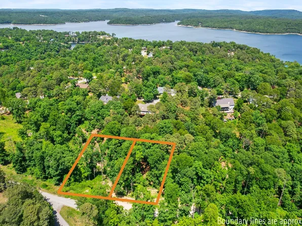 15 Dearhurst Rd, Rogers, AR 72756