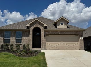 15112 Green Bluff Dr, Fort Worth, TX 76008