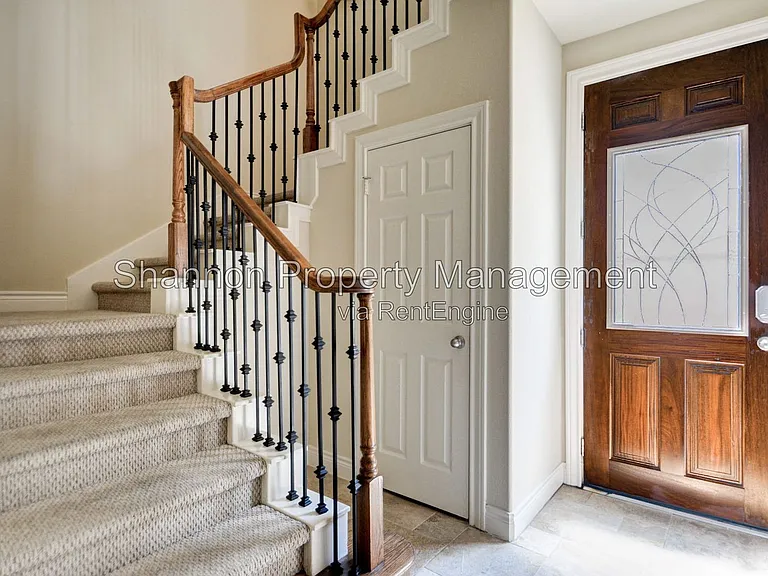 2731 Sherwin St — Photo 4