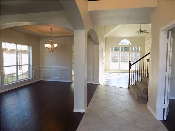 4th image of 5859 Lorenzo Dr