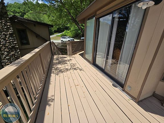 4th image of 2398 Highway 105