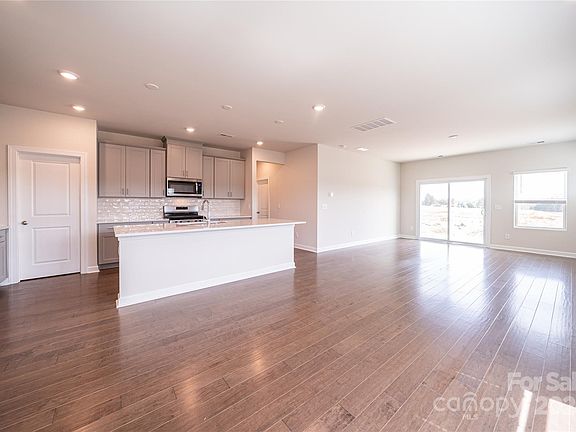 5th image of 505 Olympia Way #59