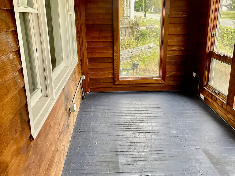 274 E Washington Ave — Photo 6