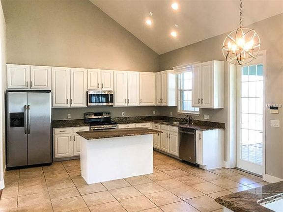 3rd image of 3213 Glenmere Way