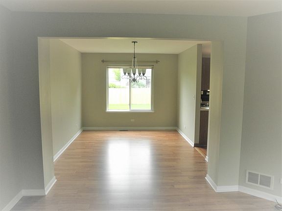 4th image of 1276 Chesterfield Ln