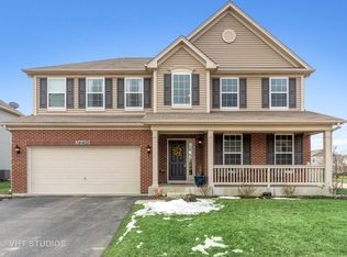 34W459 Valley Cir, St Charles, IL 60174