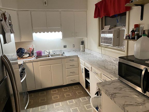 4th image of 60119 Pembrook Ln