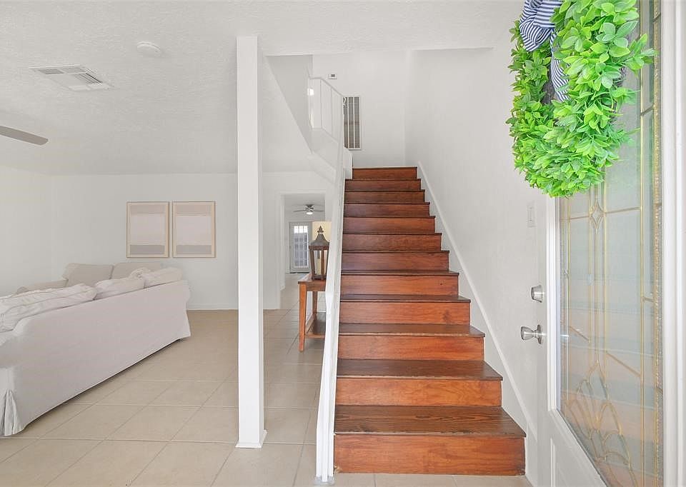 1st image of 3371 Continental Dr #3371