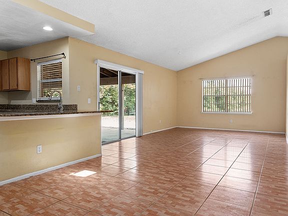 5th image of 1465 Eden Dr