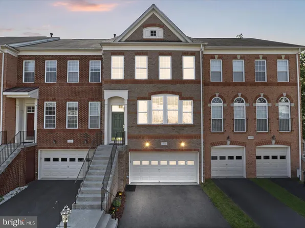 22090 Avonworth Sq, Ashburn, VA 20148